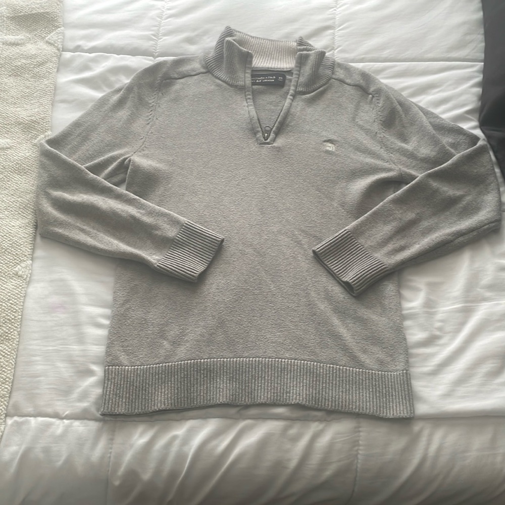 Gray mens abrecombie sweater